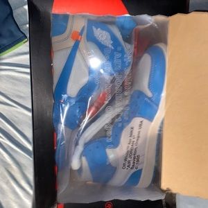 Off white air Jordan 1 retro high og unc